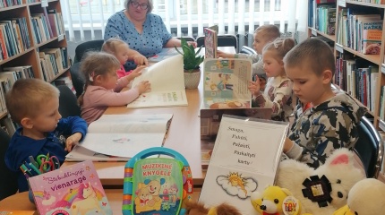 Pasakų popietė „Smagu pabūti, pažaisti kartu“