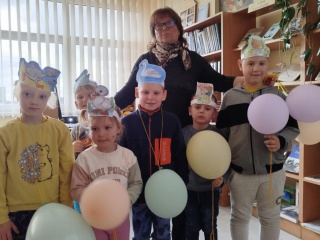 Literatūrinė popietė „Su knygos šviesa per pasaulį“