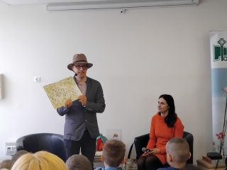 Bibliotekoje svečiavosi rašytojas Nerijus Laurinavičius ir redaktorė Judita Šmitaitė