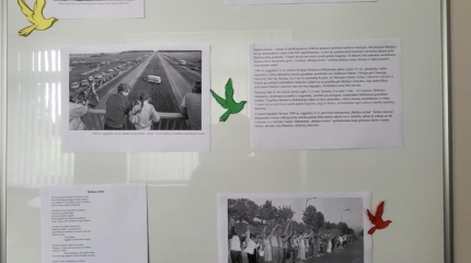 Literatūros ir spaudinių paroda „Baltijos kelias į laisvę!“