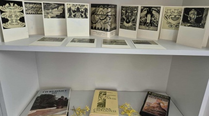 Literatūros ir spaudinių paroda "Spalvų ir garsų simfonijos meistras"