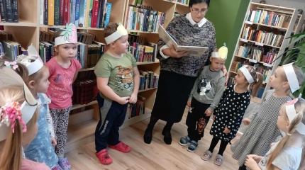 „Pasakos ir eilėraščiai apie vaisius ir daržoves“