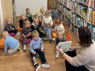 Mažųjų apsilankymas bibliotekoje