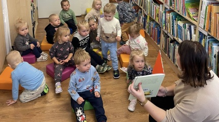 Mažųjų apsilankymas bibliotekoje