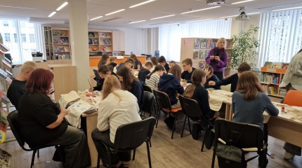 Edukacija moksleiviams „Tapyba ant medvilninių maišelių“