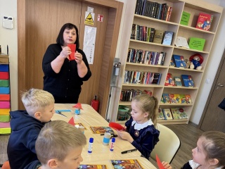 Kūrybiškas renginys „Pedingtono nuotykiai bibliotekoje“