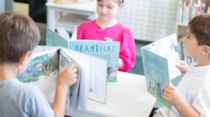 Ankstyvojo skaitymo skatinimo projektas „Knygų startas“ ir toliau auga kartu su mažaisiais...