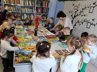 Mažųjų apsilankymas bibliotekoje