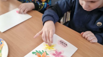Edukacinis užsiėmimas „Sveikinimo atvirukas mamai“