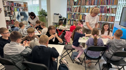 „Kelionė su knygų herojais“ bibliotekoje 
