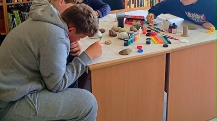 Edukacinis užsiėmimas vaikams „Tapymas ant akmenėlių“