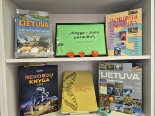 Literatūros ir spaudinių paroda „Knyga – žinių pasaulis“