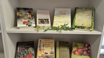 Literatūros ir spaudinių paroda „Žolinė – istorija, tradicijos ir papročiai“